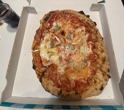 Pizza de Pizzeria Il Gusto Di Napoli - Halles d'Eguilles à Éguilles