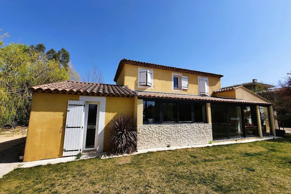 Pizza de Villa sleeps 7 /9 Pool + Pool House + Petanque + Pizza oven à Éguilles